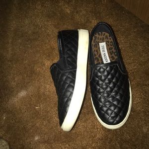 Steve Madden slip ons(read description)